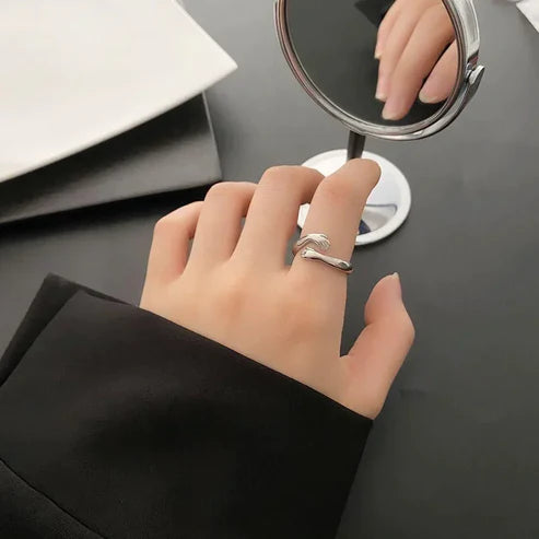 Designer Minimilistic Fancy Hug Ring